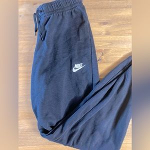 Nike sportswear club fleece, women’s mid-rise joggers.